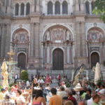dscn8213-vor-der-kathedrale-malaga