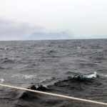 dscn8247-aufkreuzen-zum-fischerhafen-atenura-mit-gibraltarfels-im-hintergrund