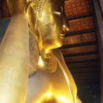 9 liegender Buddha aus Blattgold