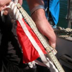 dscn0303a-einer-der-100-kleinen-fallschirme-um-das-boot-zu-bremsen