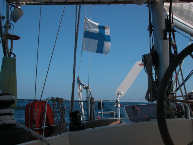 dscn1364-was-stimmt-hier-nicht-an-der-flagge